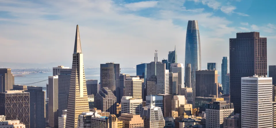 San Francisco city skyline in daylight, with the Transamerica Pyramid